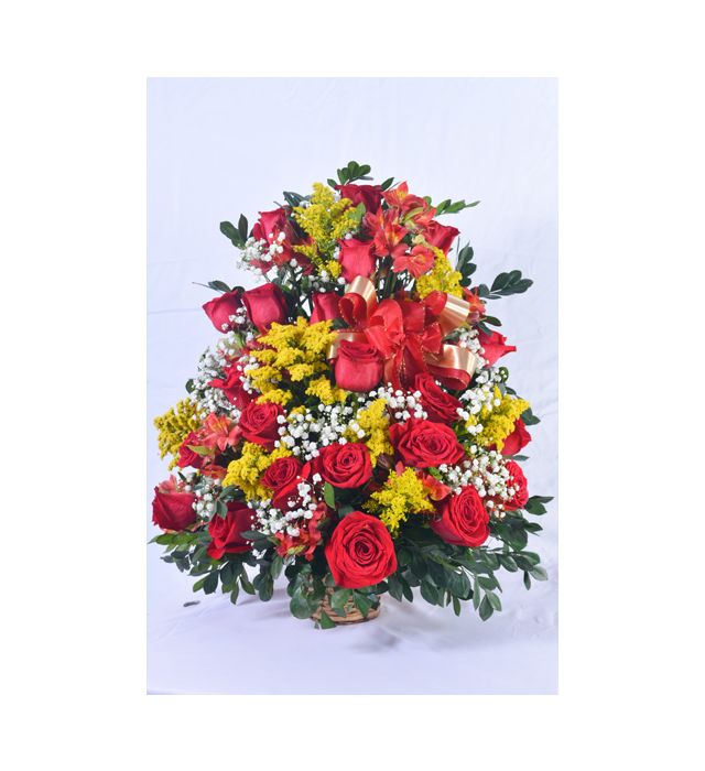 Corbelle em Rosas Vermelhas com tango e chuva de prata