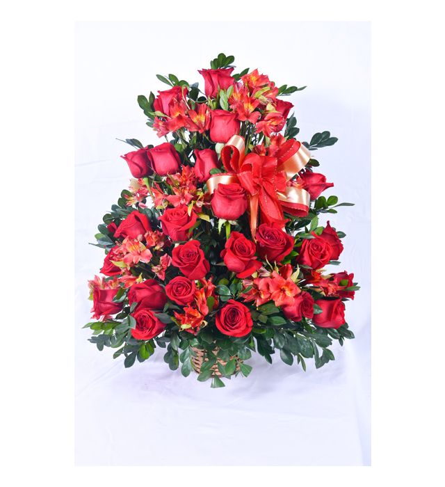 Corbelle em Rosas Vermelhas com Astromélias